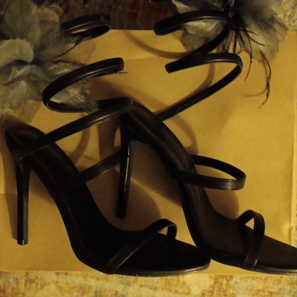 NWT OPEN TOE BLACK HEELS